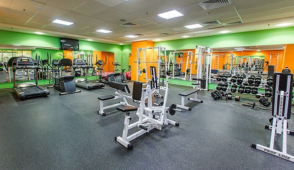 FITNESS CENTER WITH SWIMMING POOL
